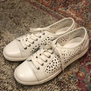 Sophie17 sneakers with cutouts ♥️